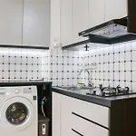 Spacious 3Br With Good View At Gateway Pasteur Apartment By Travelio